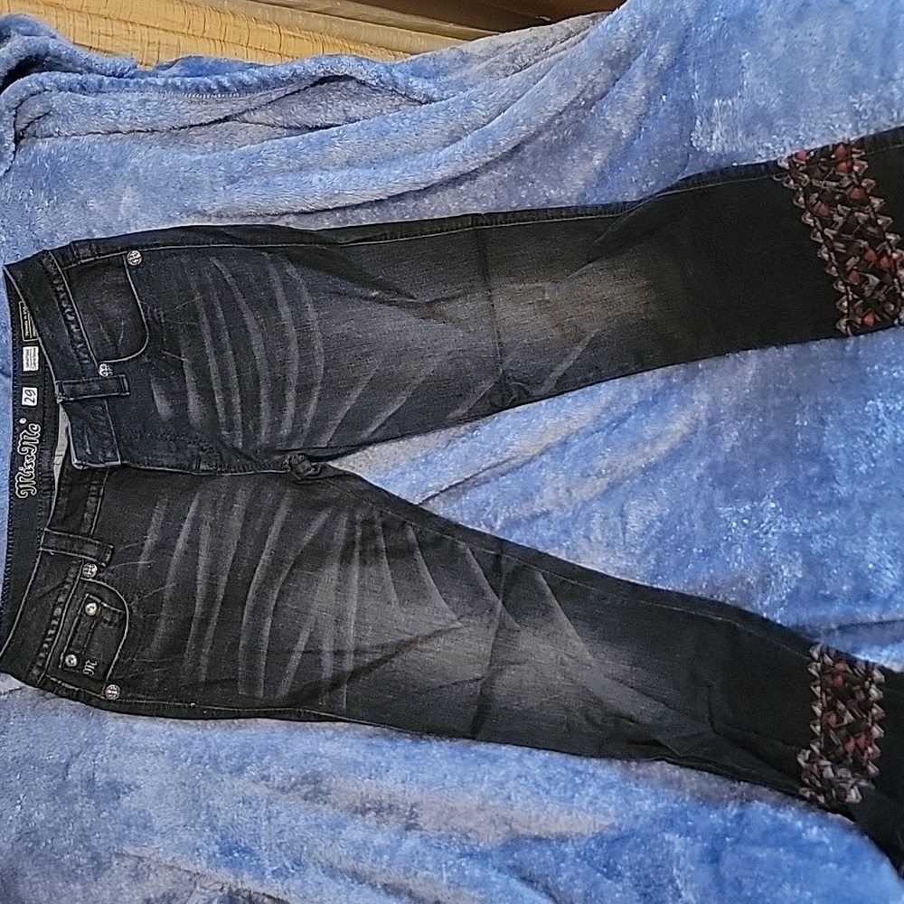 Miss Me cuffed skinny jeans